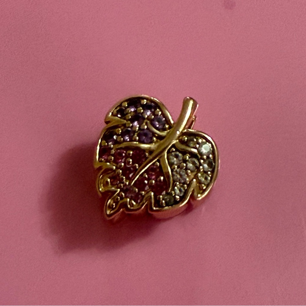 Pandora leaf